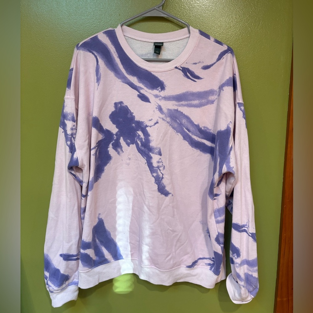 Wild Fable Lavender and Violet Sweatshirt